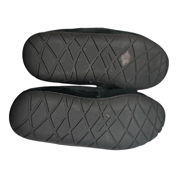 L.L. Bean Wicked Good Slippers Men’s 12 Black Suede Fur Lined Moccasin Slippers main image 12